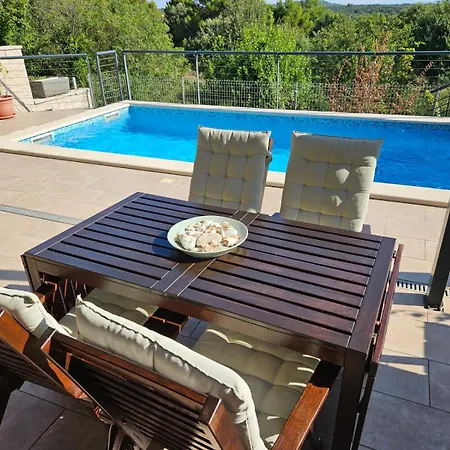 Appartamento Marlera S Privatnim Bazenom Ližnjan