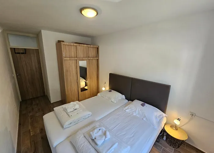 Marlera S Privatnim Bazenom * Ližnjan