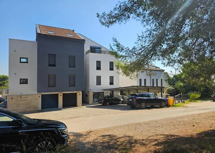 Marlera S Privatnim Bazenom 아파트 *