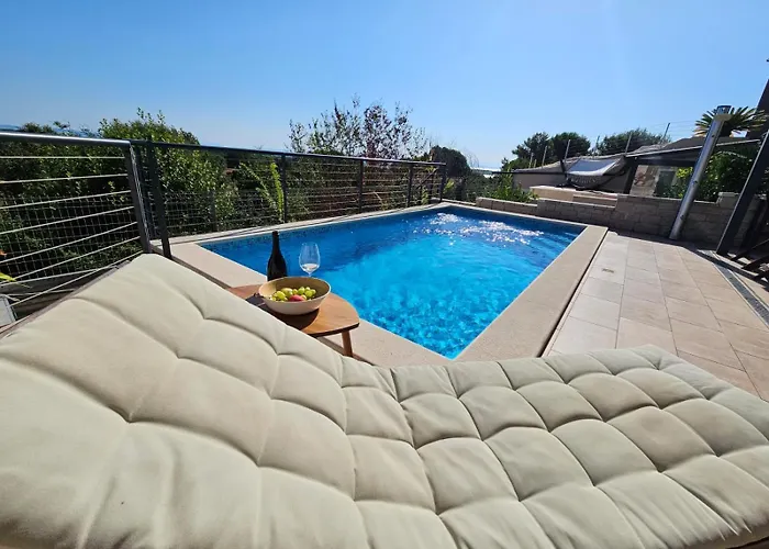 Marlera S Privatnim Bazenom 아파트 Ližnjan