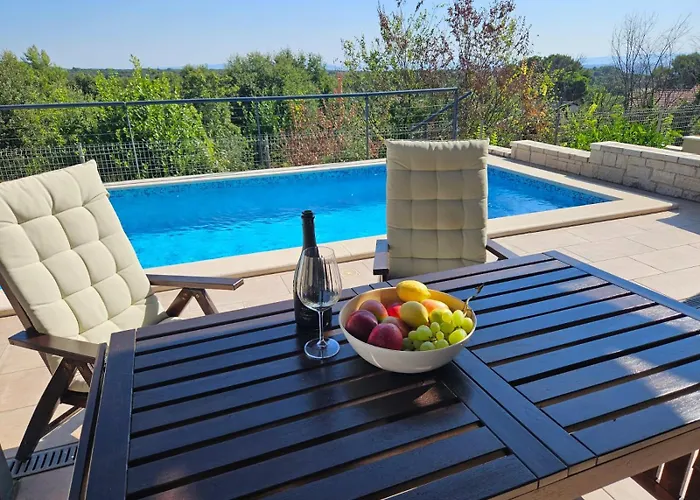 Marlera S Privatnim Bazenom *